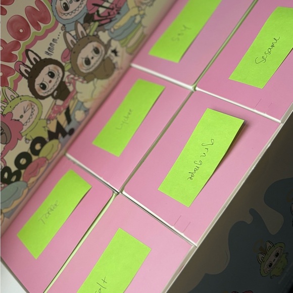 Exciting Macaron Labubu - Picture 2 of 2